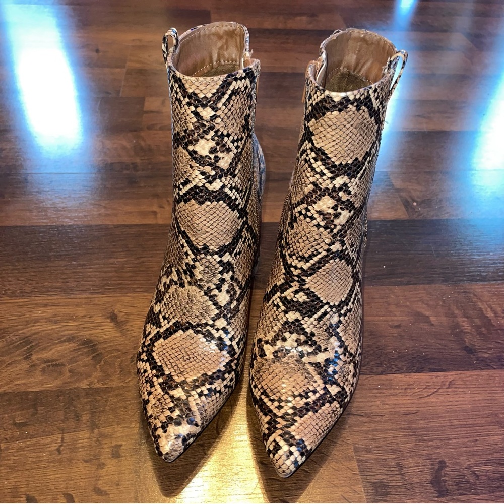 NWOT - Krush Ankle Boots
